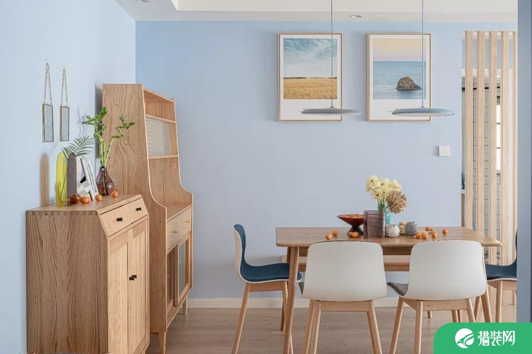 100平三居室装修设计，原木+淡蓝色搭配，看完没有不夸的！