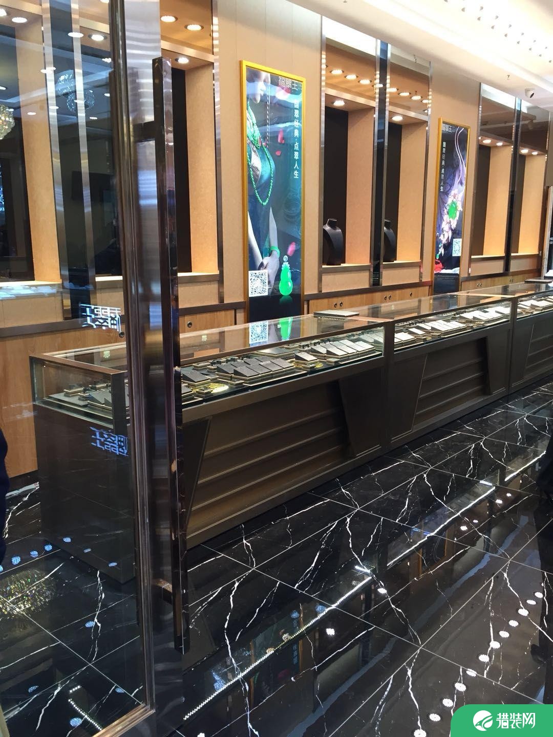 广州潮流站珠宝店装修怎么设计好看 如何选择珠宝店装修风格呢？