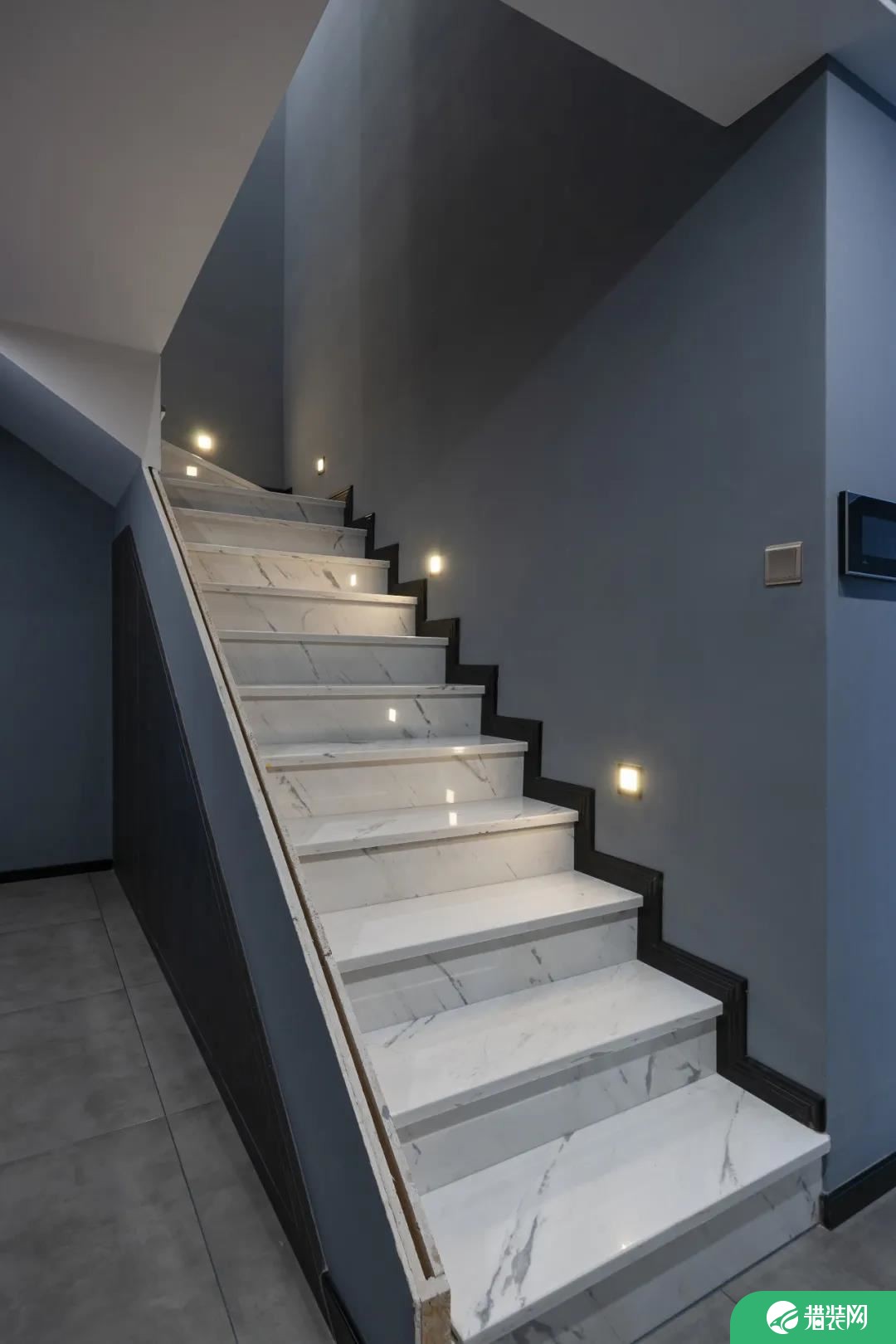 140平米装潢楼梯设计效果图