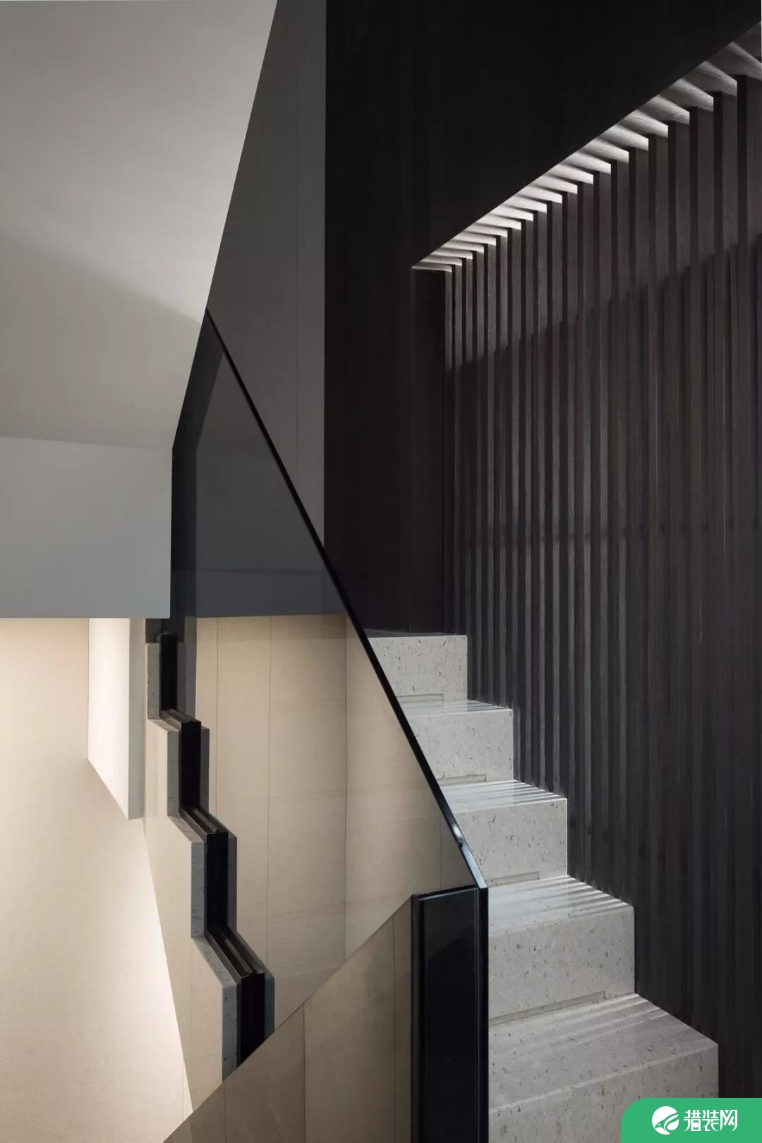 新中式格调定位楼梯设计效果图