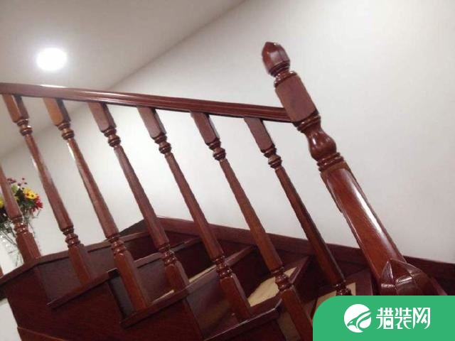 楼梯扶手多少钱一米