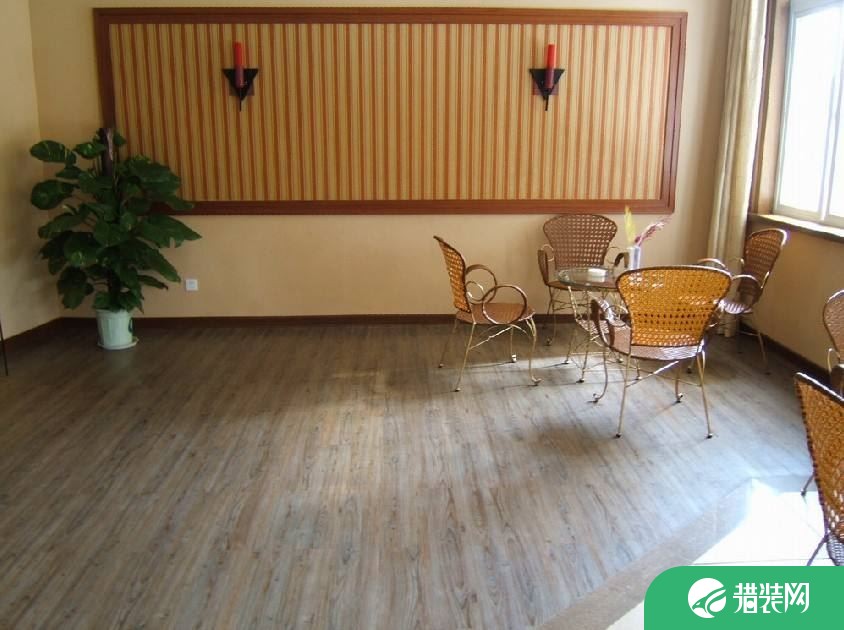装修地板胶多少钱一米 装修使用地板胶对人体有害吗
