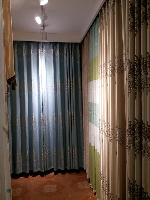 100平米两室一厅现代风格窗帘隔断装修效果图
