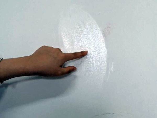 白墙脏了能直接刷漆吗
