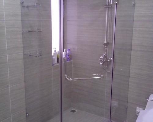 18平米卫生间现代风格卫生间淋浴隔断装修效果图