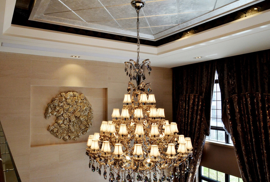 现代古典复式楼客厅水晶吊灯效果图
