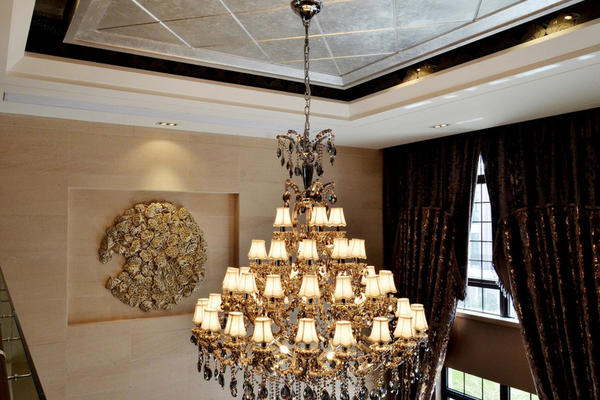 現代古典復式樓客廳水晶吊燈效果圖
