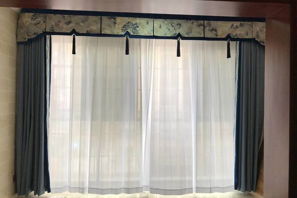 120平米三居室现代风格窗帘隔断装修效果图