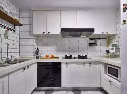 8平米黑白瓷砖厨房装修效果图