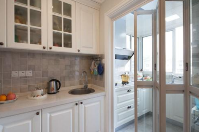 开放式厨房折叠门地中海风格装修效果图