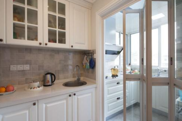 开放式厨房折叠门地中海风格装修效果图