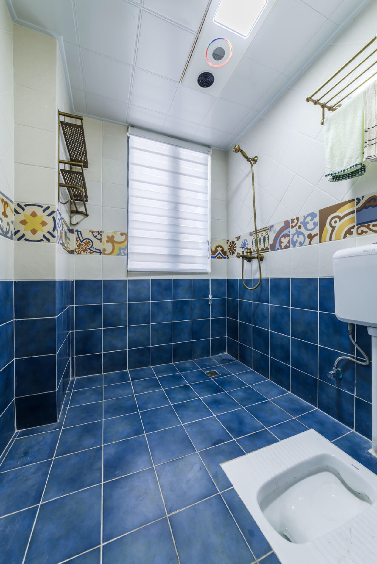 150平米别墅地中海风格厨房卫生间地砖装修效果图