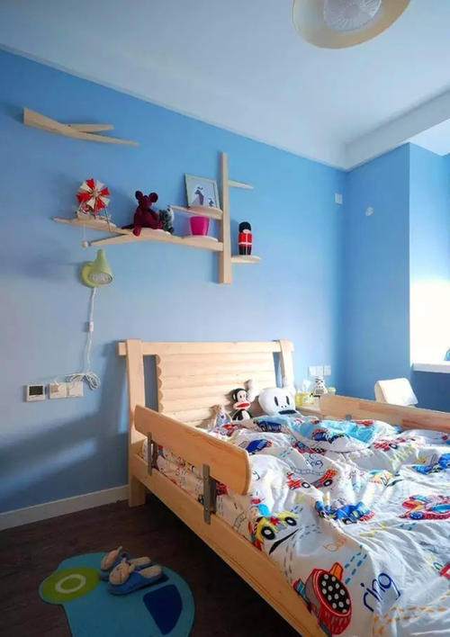 5平米淡蓝色儿童房间现代风格装修效果图