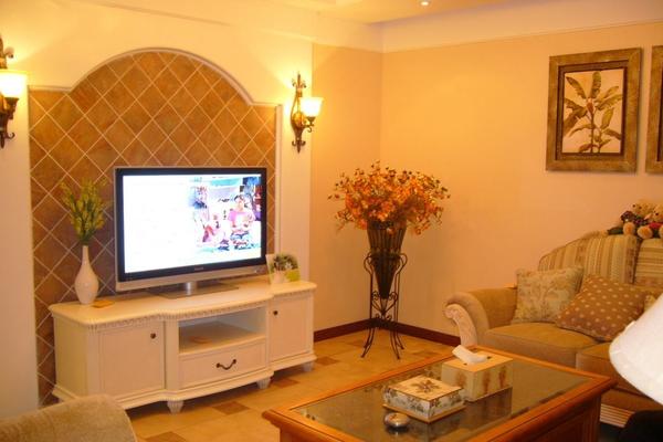 70平米两居室小客厅电视墙复古风格装修效果图