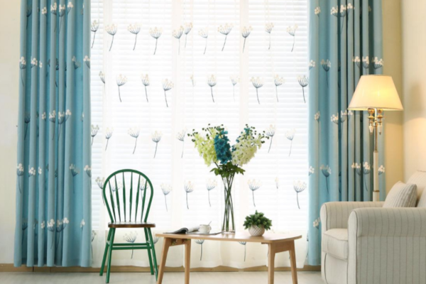 地中海式客厅窗帘装修效果图