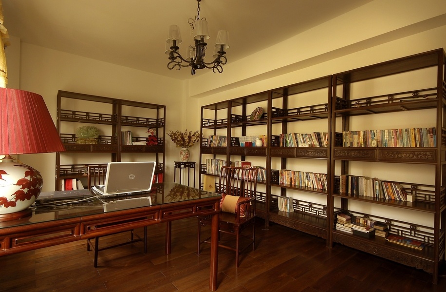传统复古的18平米书房设计装修效果图