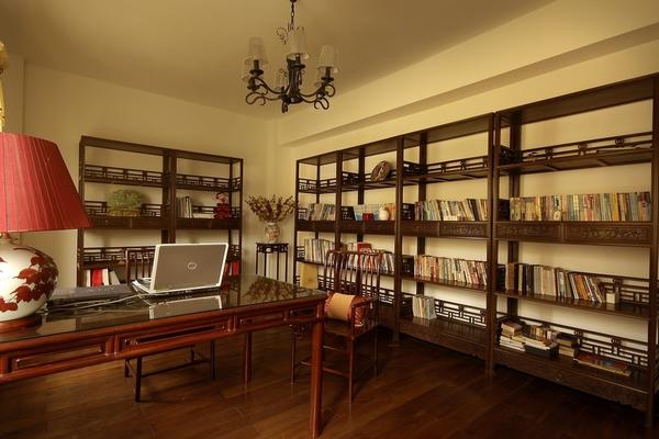 传统复古的18平米书房设计装修效果图