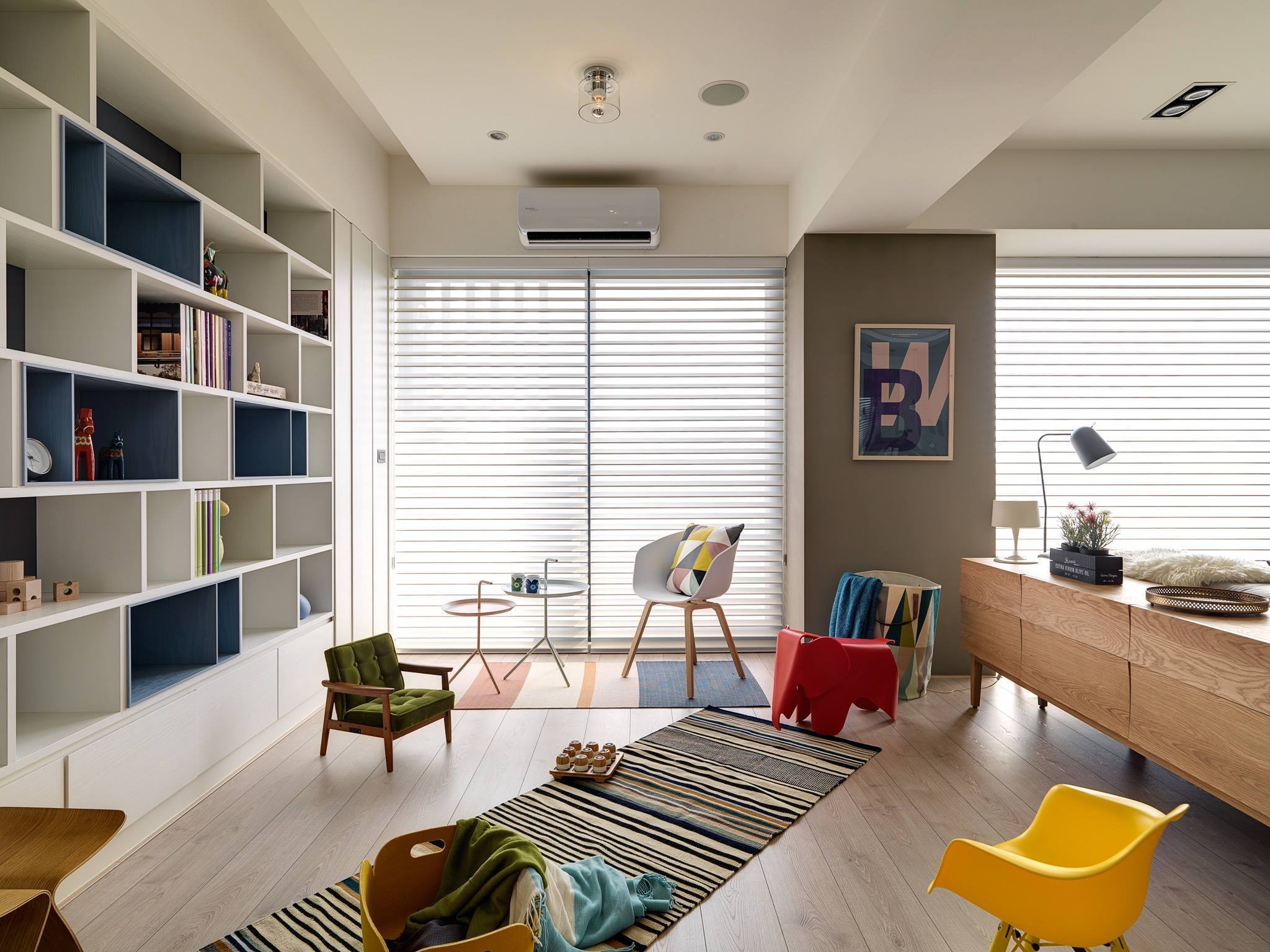 120平三居室现代简约风格书房摆放设计效果图