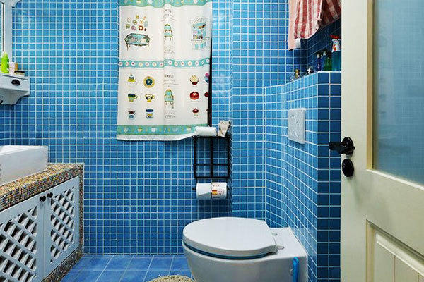 地中海风格蓝色卫生间马赛克瓷砖装修效果图