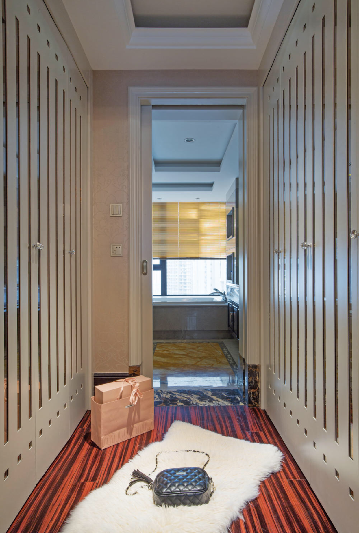88平米公寓衣柜拐角美式风格装修效果图