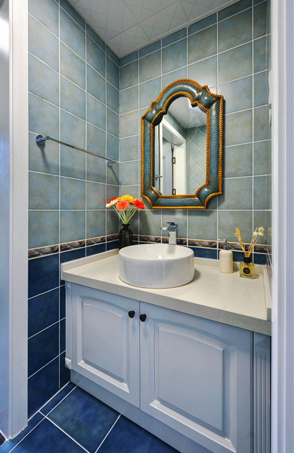 地中海风格大户型室内卫生间浴室柜装修效果图