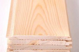 实木板材价格是多少？实木板与人造板的区别