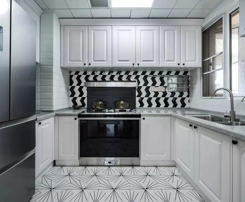 开放式黑白瓷砖厨房装修效果图