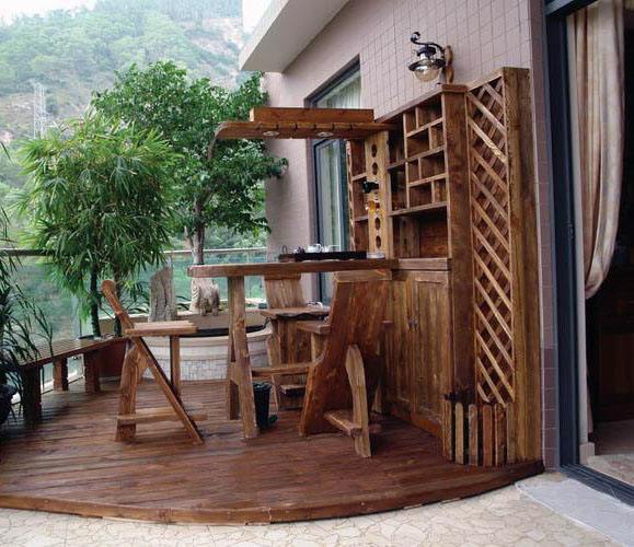 7平米防腐木阳台花园装修效果图