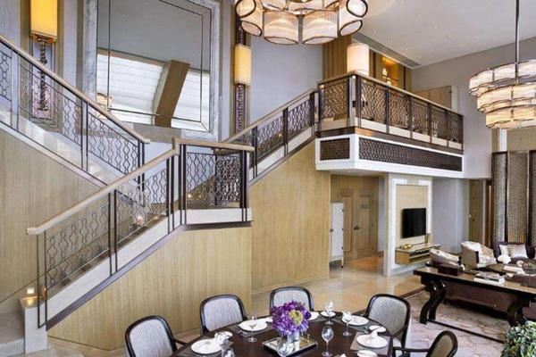 130平豪华风格餐厅楼梯设计效果图