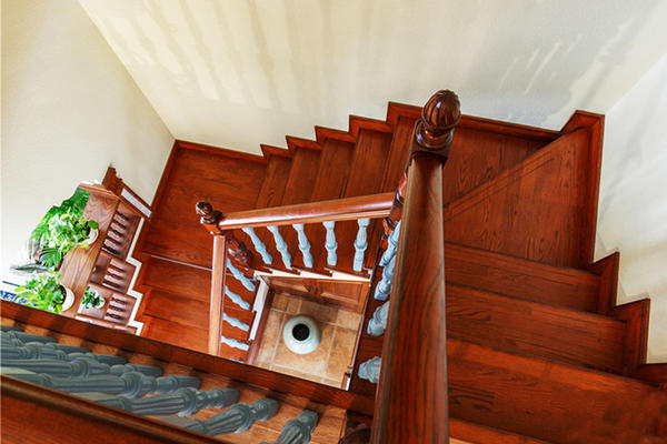 美式风格精致别墅楼梯设计装修效果图鉴赏