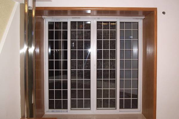 三居室現代客廳陽臺推拉玻璃門效果圖