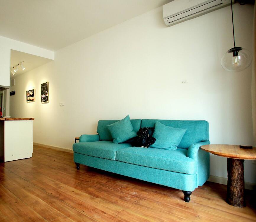 现代风格60平房屋客厅沙发装修效果图