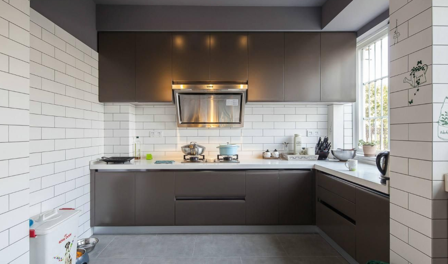 168平米房子现代厨房地柜装修效果图