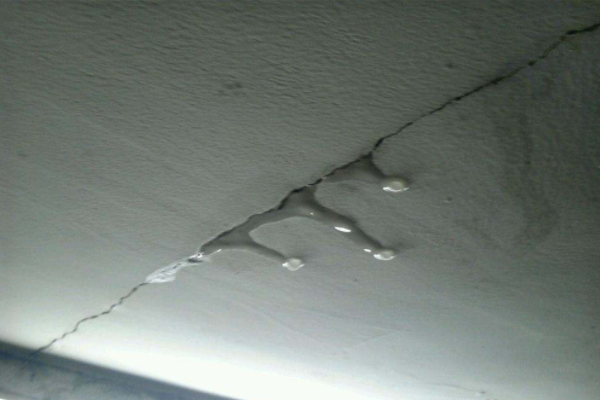 修补吊顶天花板漏水多少钱
