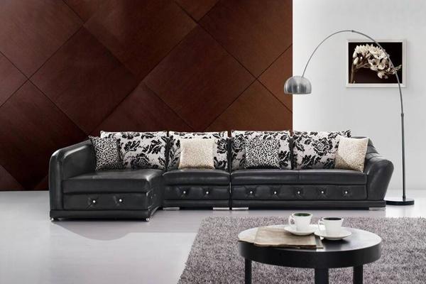 104平米三居室欧式风格客厅黑色沙发装修效果图