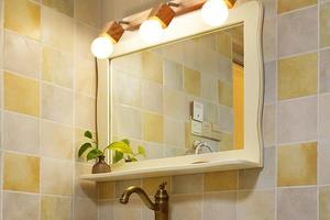 卫生间镜前灯的种类有哪些？卫生间镜前灯价格是多少？