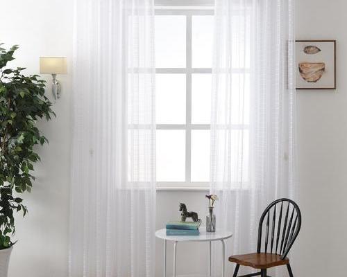 60平现代简约风格小窗户窗帘装修效果图