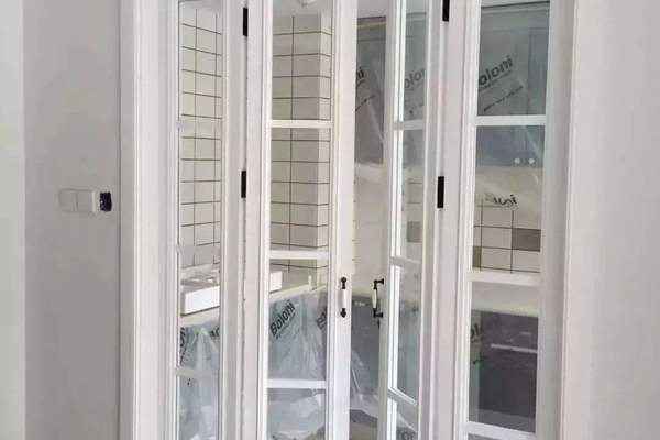 7平米厨房玻璃折叠门装修效果图