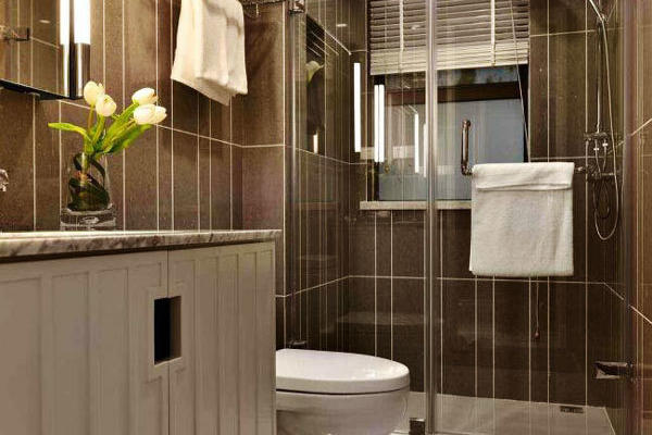 简欧风格精致卫生间淋浴房设计装修效果图
