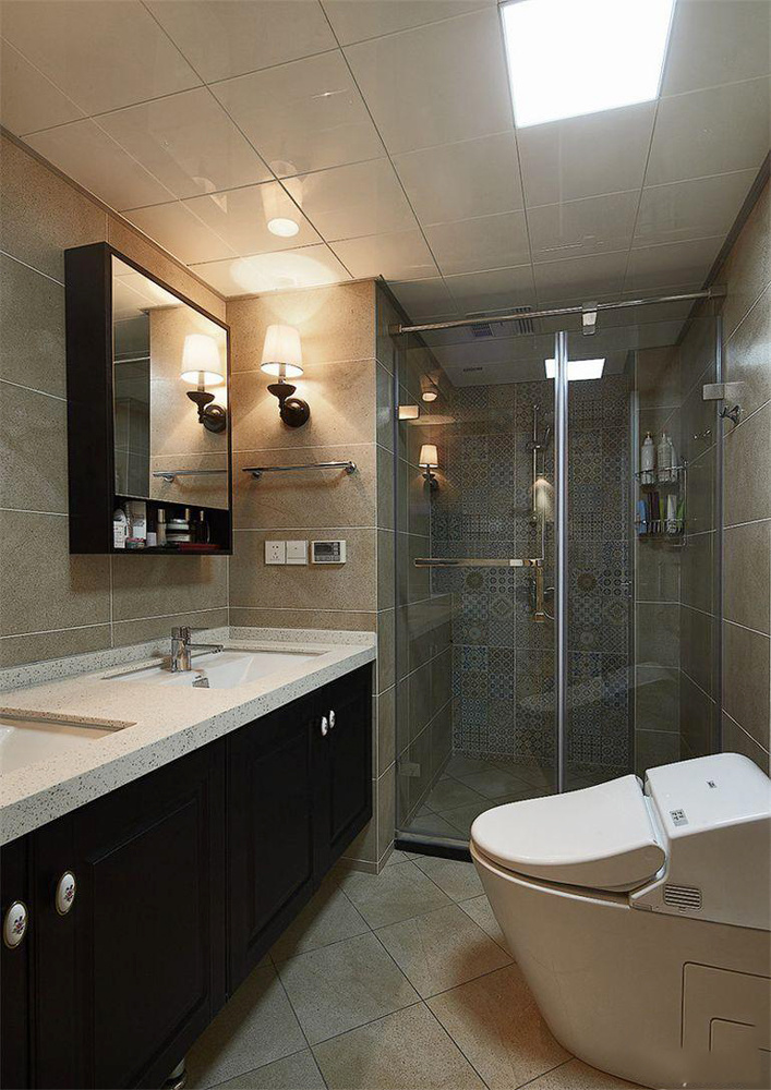 美式风格大户型卫生间淋浴房装修效果图赏析