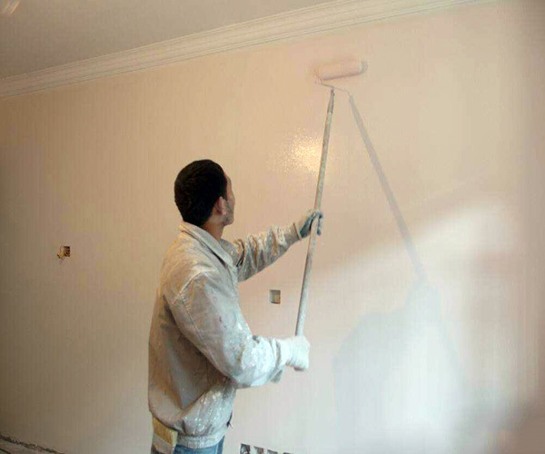自己怎么粉刷墙壁