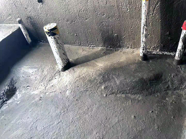 装修水电改造水管走墙面还是地面