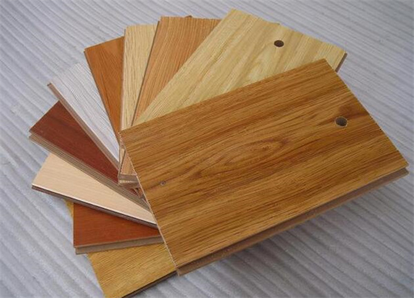 康净板和普通实木颗粒板的差异