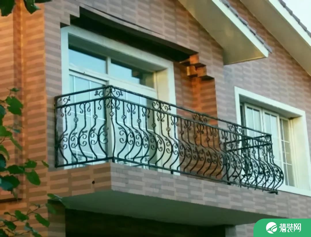 阳台栏杆用什么材质的比较好？