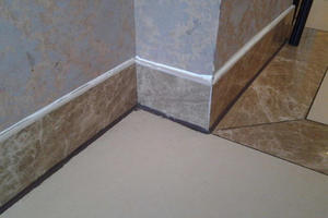 地面瓷砖上面可以再铺瓷砖吗 铺瓷砖一般用什么地脚