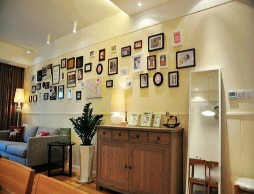 客厅照片墙装修效果图，打造温馨美好的客厅氛围!