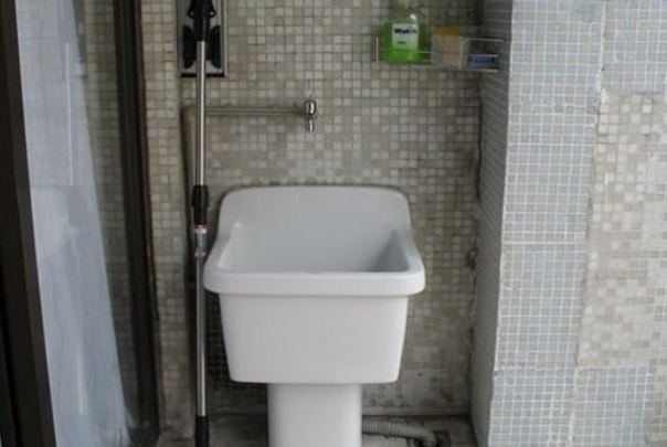 卫生间装修没留水管还能改拖把池吗？或许可以这个样子改！