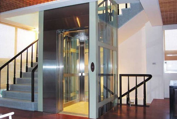 别墅电梯和楼梯装在一起好吗？这样的好坏就看你衡量了！