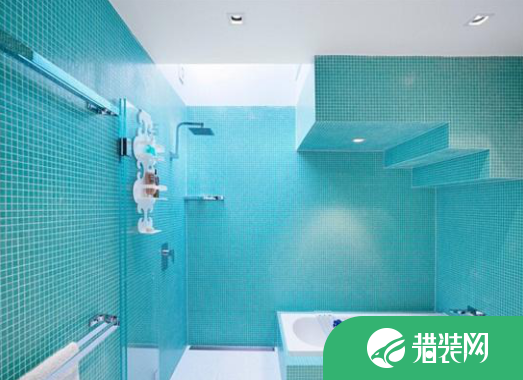 卫生间天窗装修效果图，特殊的浴室体验!