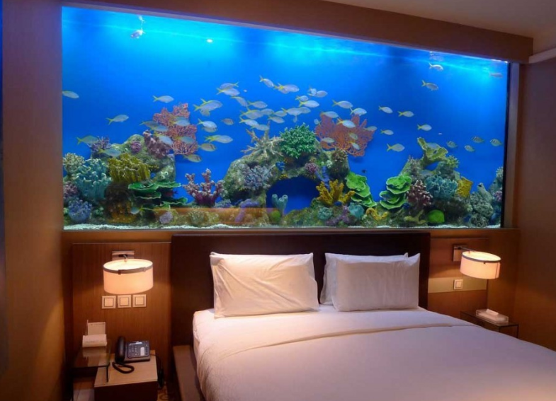 温馨时尚卧室壁挂式鱼缸装修设计图